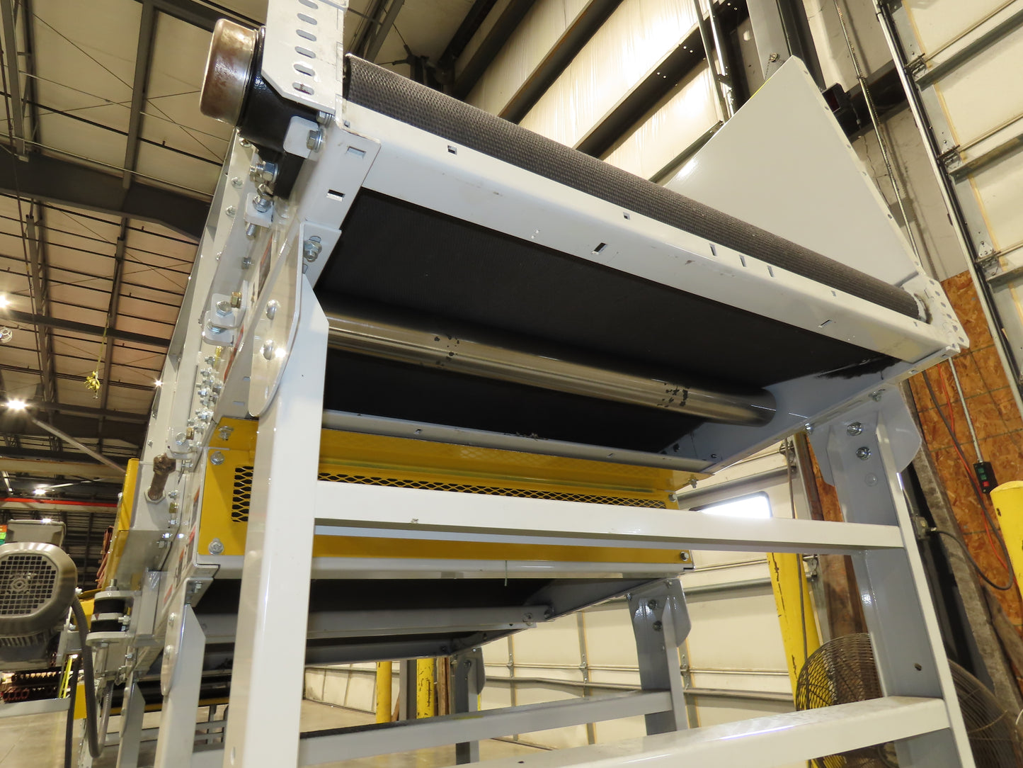 Hytrol HSSHD 43"x 31' 8" Incline Belt Conveyor 3Hp 3PH Center Drive 158fpm