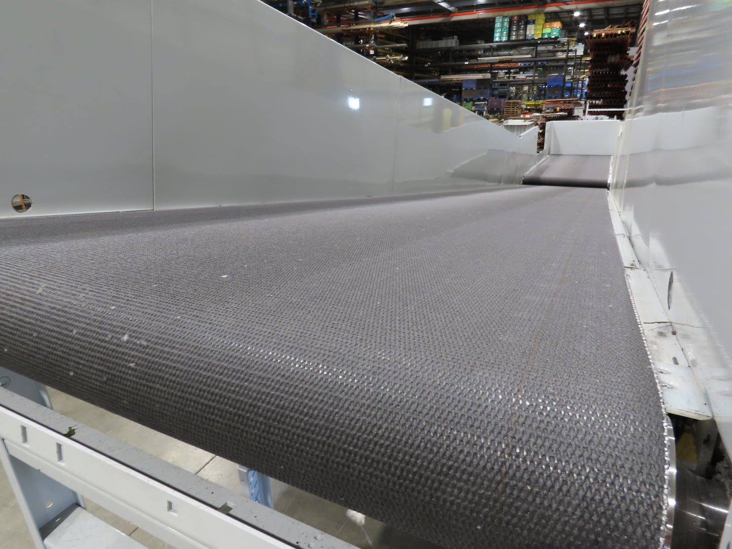 Hytrol HSSHD 43"x 31' 8" Incline Belt Conveyor 3Hp 3PH Center Drive 158fpm