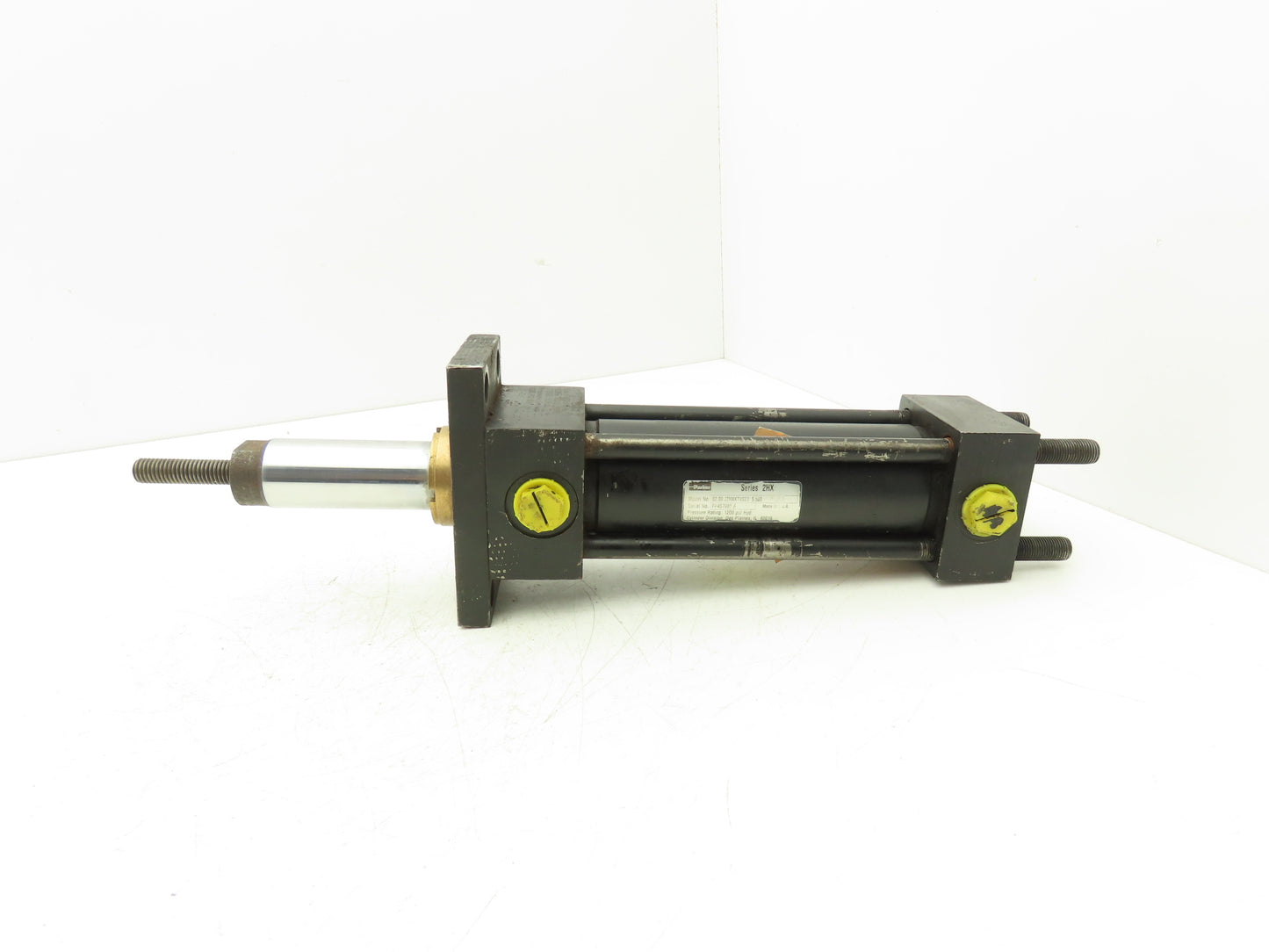 Parker 2HX Series Hydraulic Cylinder 2" Bore 5.5" Stroke 1200 PSI Flange Mt