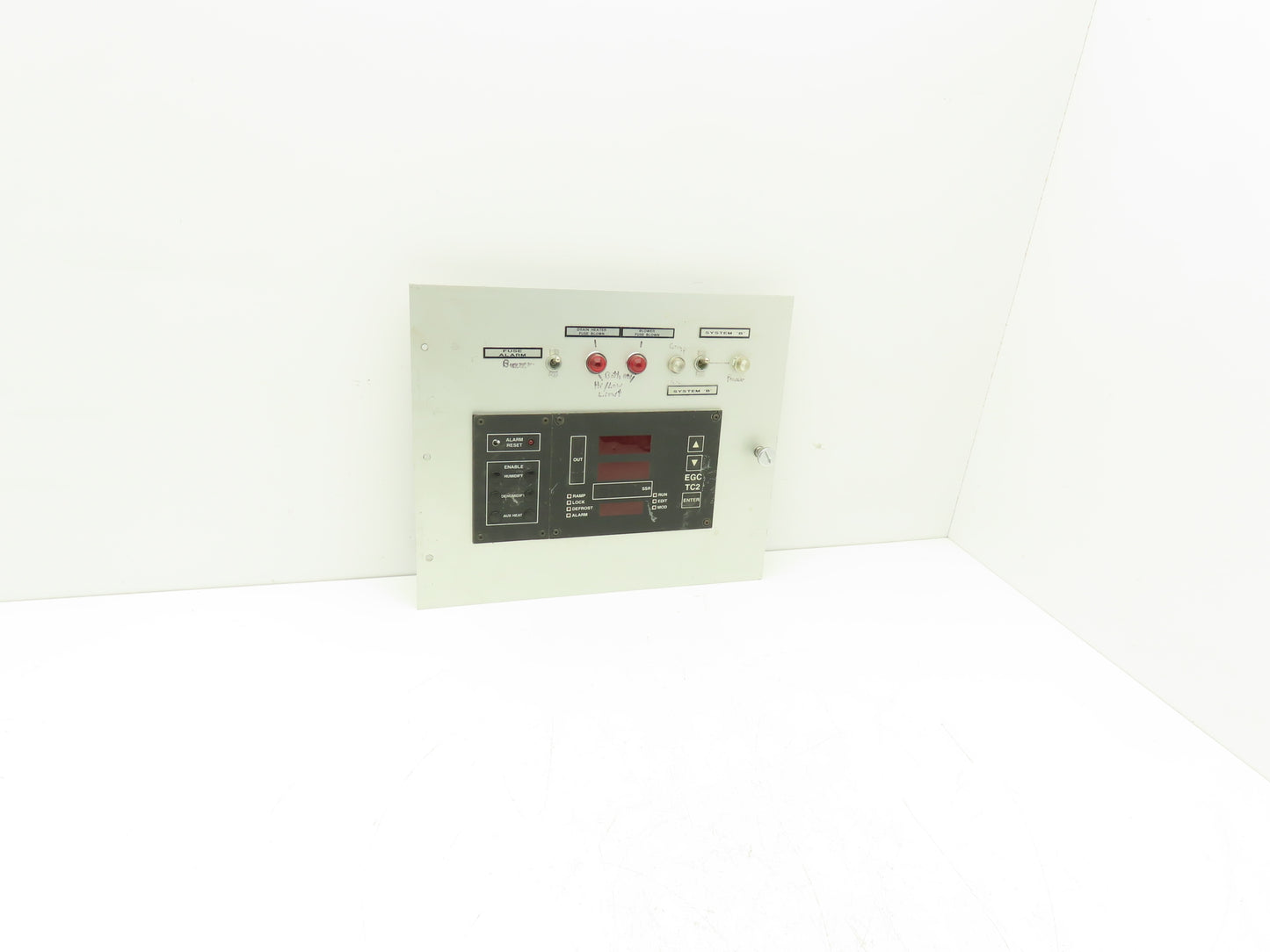 Environmental Growth Chambers G Series HMI Control Panel With Digital Display
