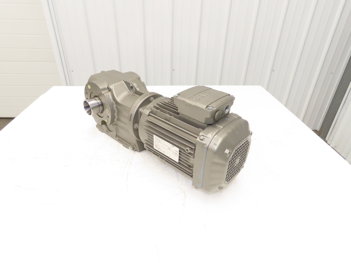 Sew Eurodrive KT57 DRN90L4 38.49 Gearmotor Drive 2Hp 230/460V 3PH 46rpm