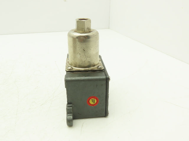 United Electric J6D 4694 Pressure Switch 18PSI 15A 125/250V Lot of 2
