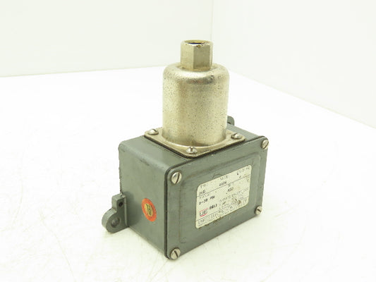 United Electric J6D 4694 Pressure Switch 18PSI 15A 125/250V Lot of 2