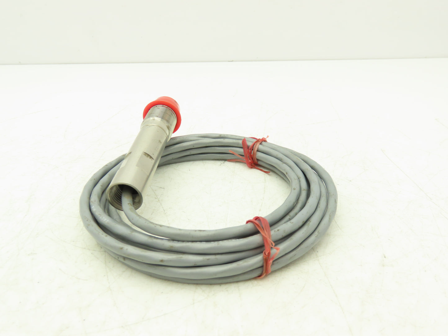 Airpax 4-0115 94M Speed Sensor 3-Wire 4.25" OAL 0.8" Dia Head 7/8"-32 Thread