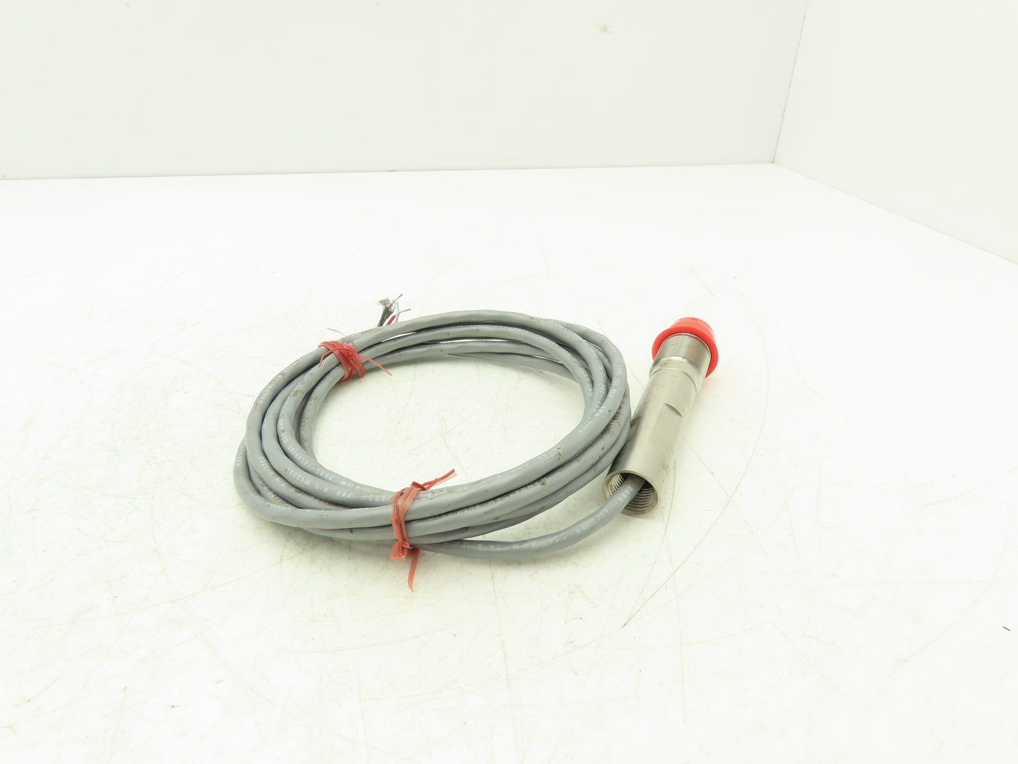 Airpax 4-0115 94M Speed Sensor 3-Wire 4.25" OAL 0.8" Dia Head 7/8"-32 Thread