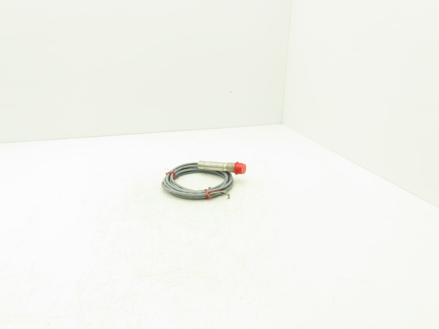 Airpax 4-0115 94M Speed Sensor 3-Wire 4.25" OAL 0.8" Dia Head 7/8"-32 Thread