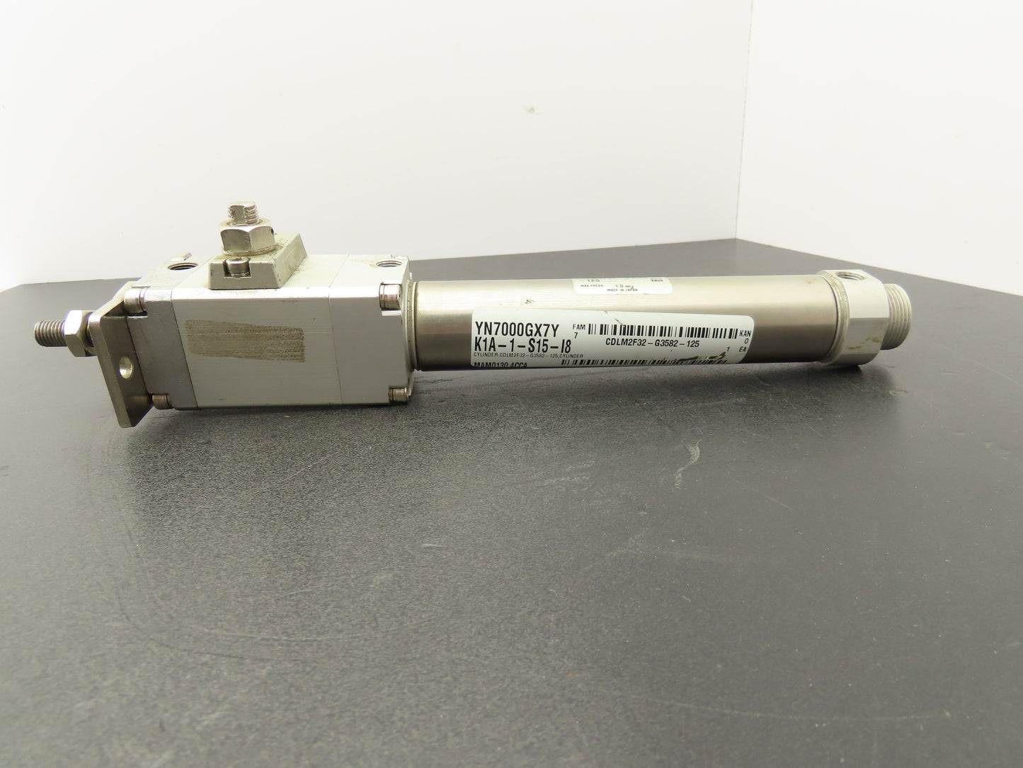 SMC CDLM2F32-G3582-125 Pneumatic Air Cylinder w/Rod Lock 32mm Bore 125mm Stroke