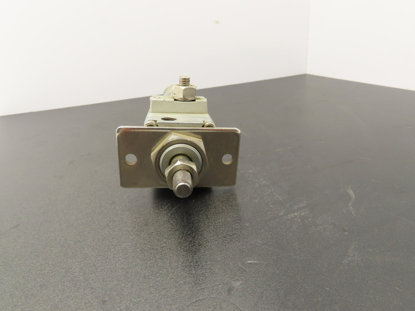 SMC CDLM2F32-G3582-125 Pneumatic Air Cylinder w/Rod Lock 32mm Bore 125mm Stroke