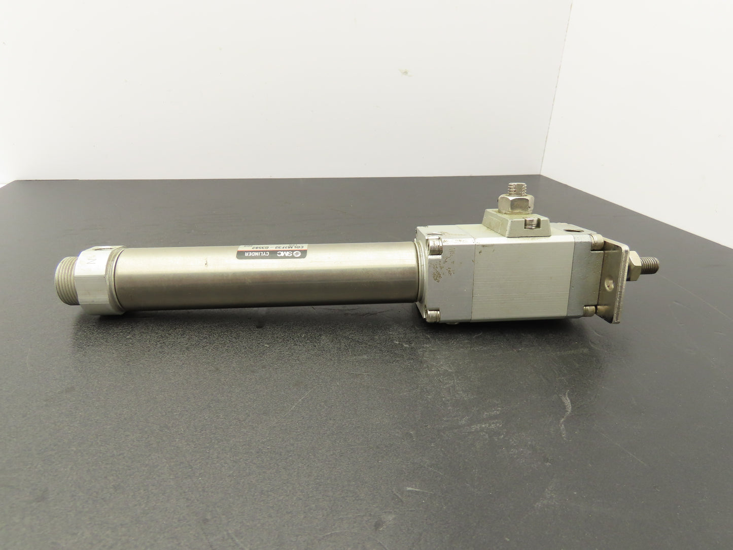SMC CDLM2F32-G3582-125 Pneumatic Air Cylinder w/Rod Lock 32mm Bore 125mm Stroke