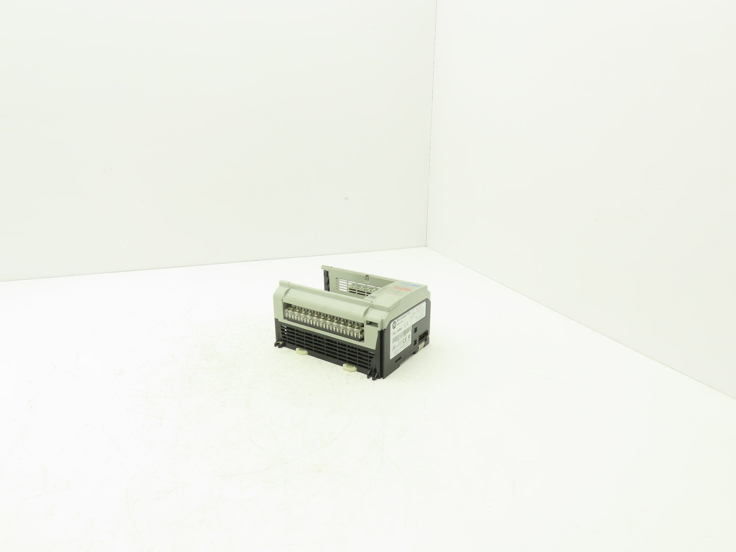 Allen Bradley 1764-24BWA MicroLogix 1500 Base 24 Point Controller Ser B Rev A