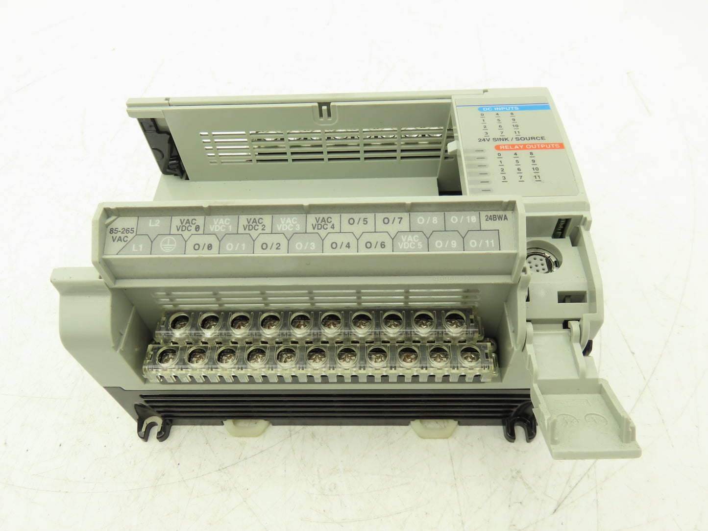 Allen Bradley 1764-24BWA MicroLogix 1500 Base 24 Point Controller Ser B Rev A