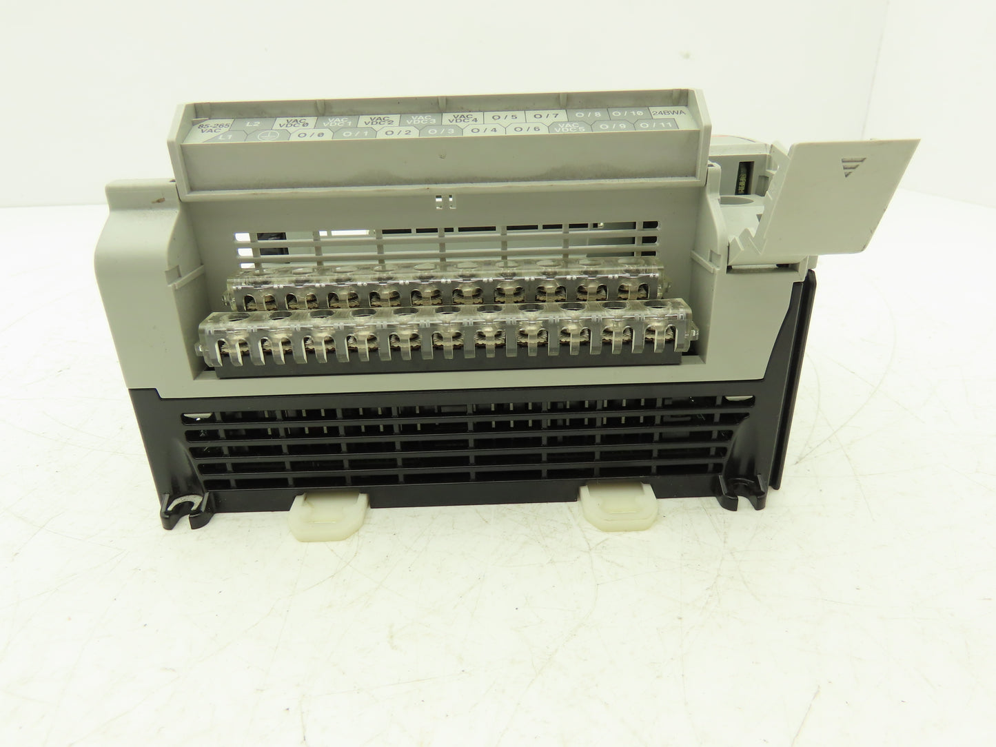 Allen Bradley 1764-24BWA MicroLogix 1500 Base 24 Point Controller Ser B Rev A