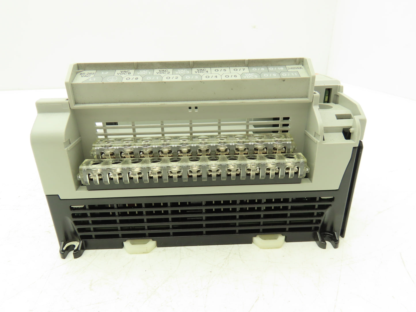 Allen Bradley 1764-24BWA MicroLogix 1500 Base 24 Point Controller Ser B Rev B