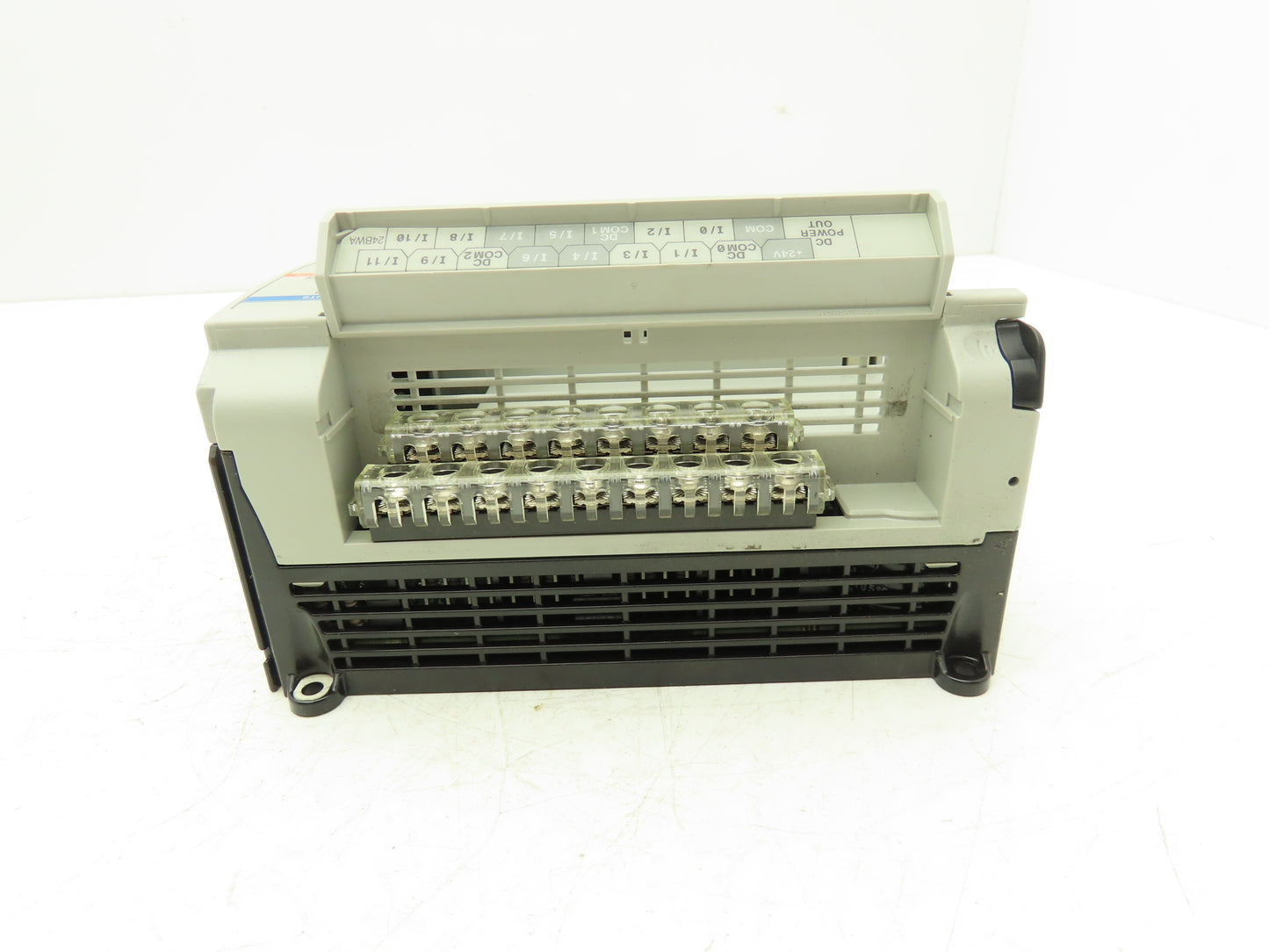 Allen Bradley 1764-24BWA MicroLogix 1500 Base 24 Point Controller Ser B Rev B