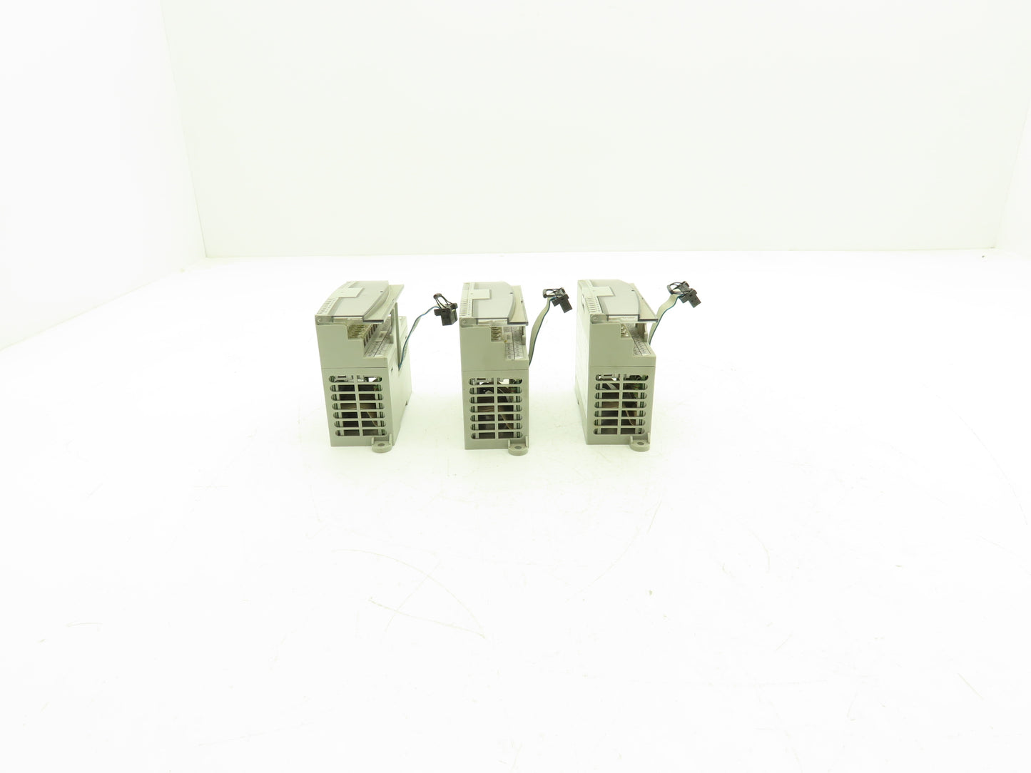 Allen Bradley 1762-IQ16 MicroLogix Sink/Source Input 16 Pt Lot of 3