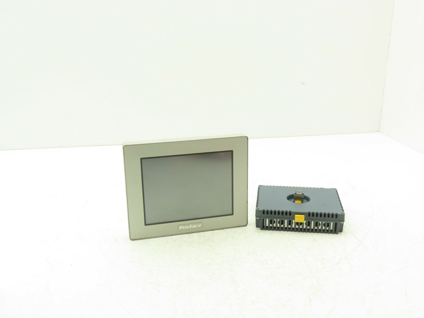 Pro-face PFXGM4301TAD HMI Color Touch Screen Panel Cracked Plastic Read Desc.