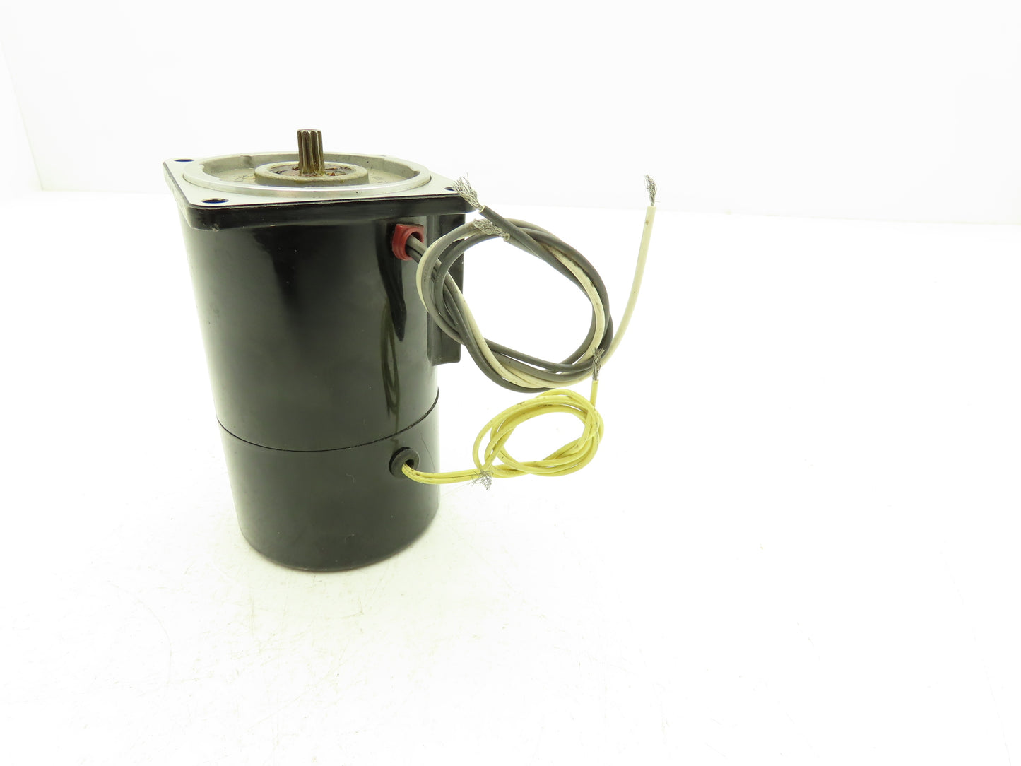 Oriental Motor E0439-444 Reversible Brake Motor 27W 115VAC Spline Shaft