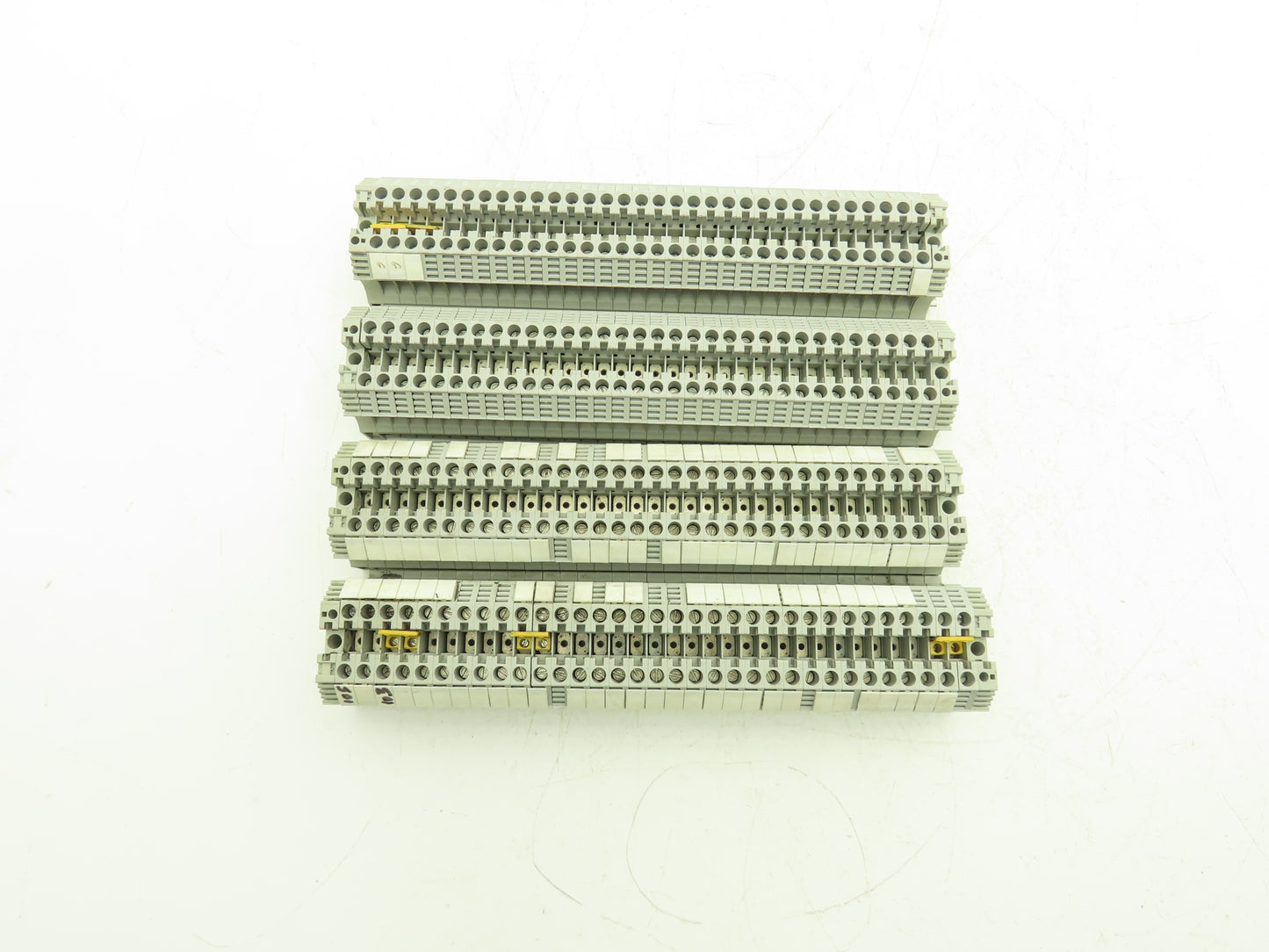 Allen Bradley 1492-J6 1492-EAJ35 Terminal Block With 4 DIN Rails 600V Lot of 129