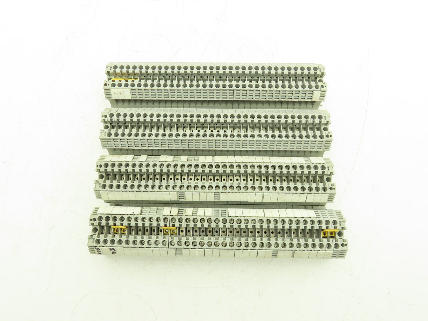 Allen Bradley 1492-J6 1492-EAJ35 Terminal Block With 4 DIN Rails 600V Lot of 129