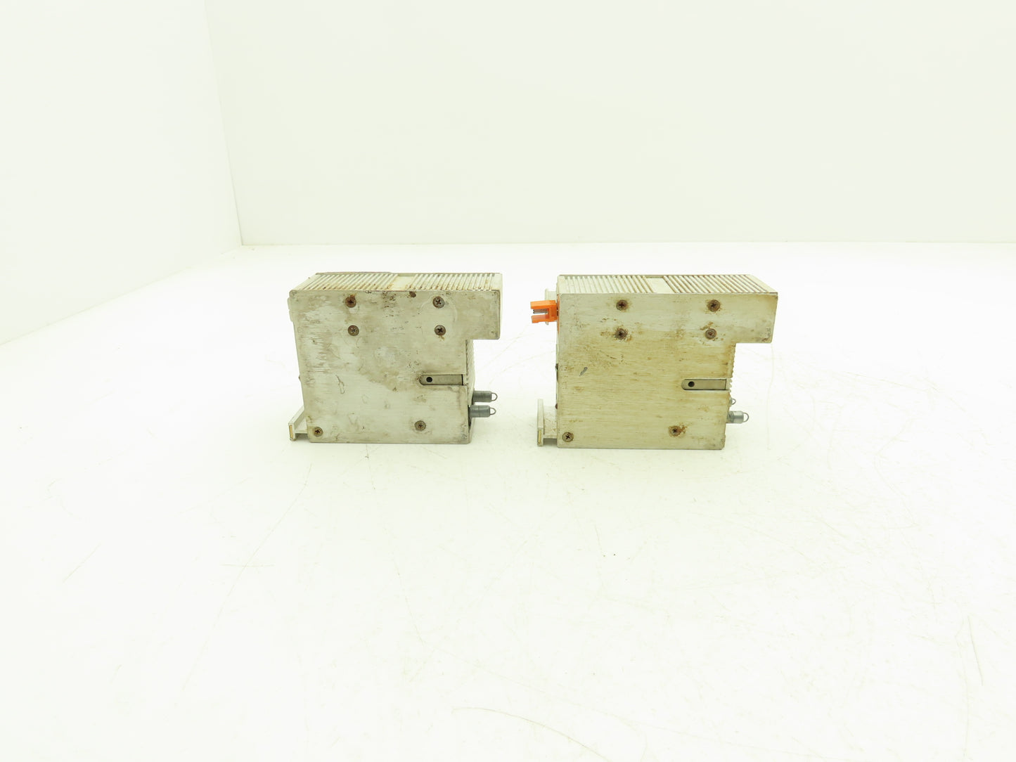 Moore Electronics IPT/4-20MA/3-15PSIG/20PSI-FA8 Pressure Transmitter Lot of 2
