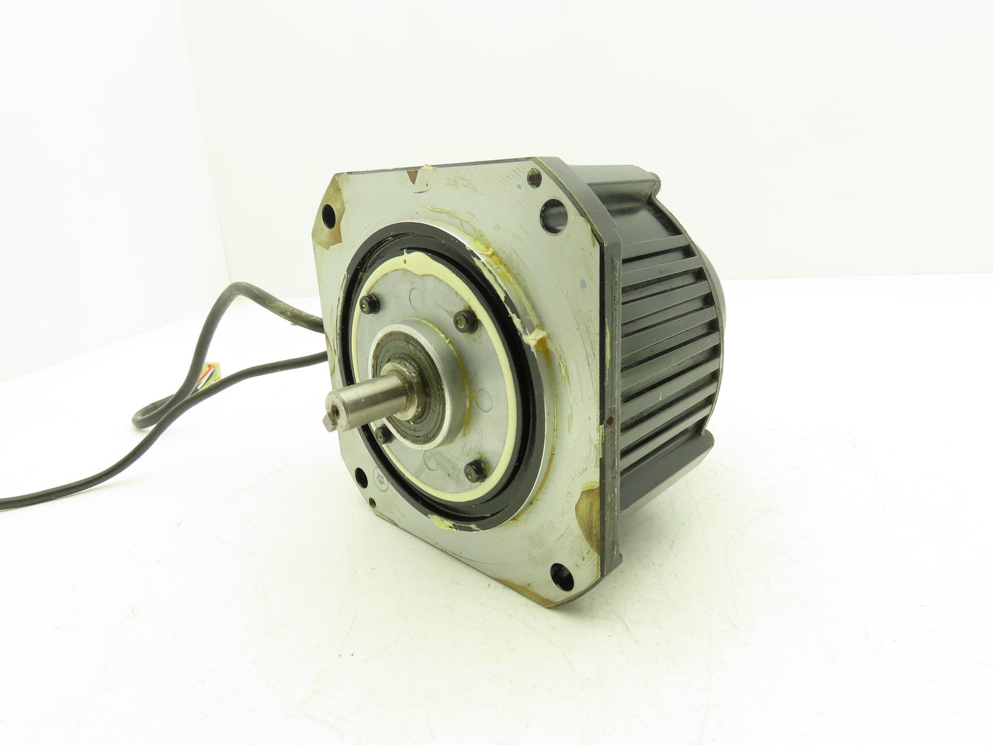 Yaskawa SGMDH06A2AYR25 550W 2.63Nm 2000RPM 200V AC Servo Motor
