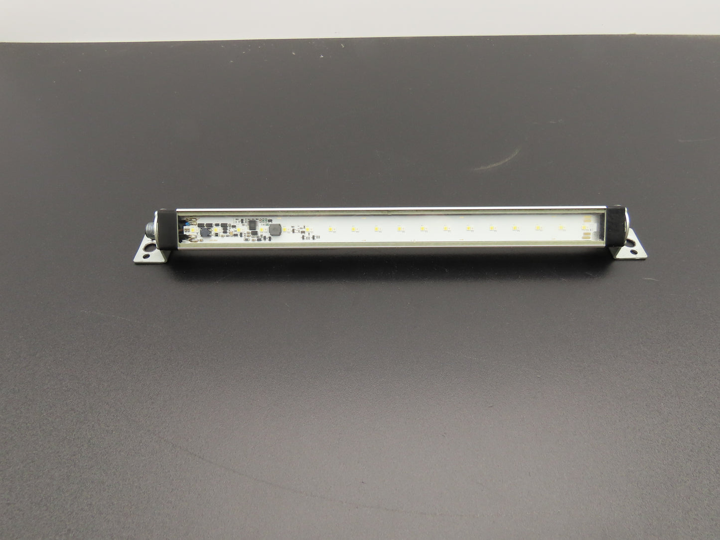 Banner WLS28-2XWR-285XQ Dual color Light Strip White/Red 12-30VDC Luminaire 28mm