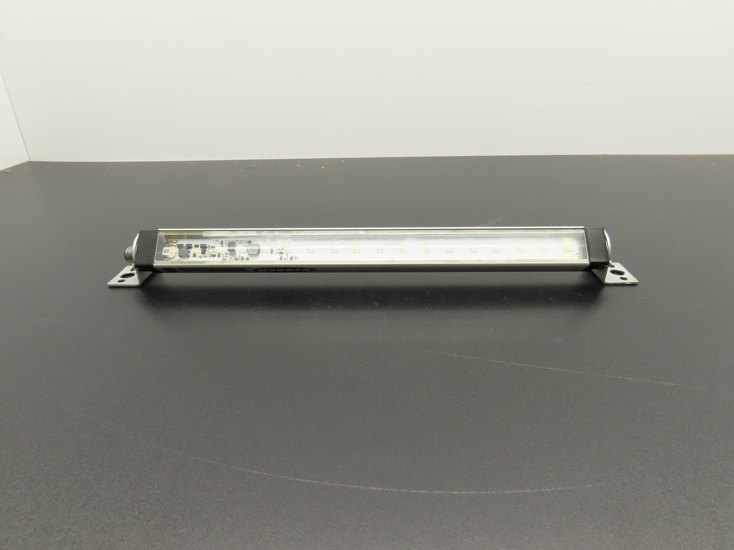 Banner WLS28-2XWR-285XQ Dual color Light Strip White/Red 12-30VDC Luminaire 28mm