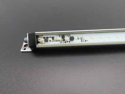 Banner WLS28-2XWG-285XQ Dual Color Light Strip White/Grn 12-30VDC Luminaire 28mm