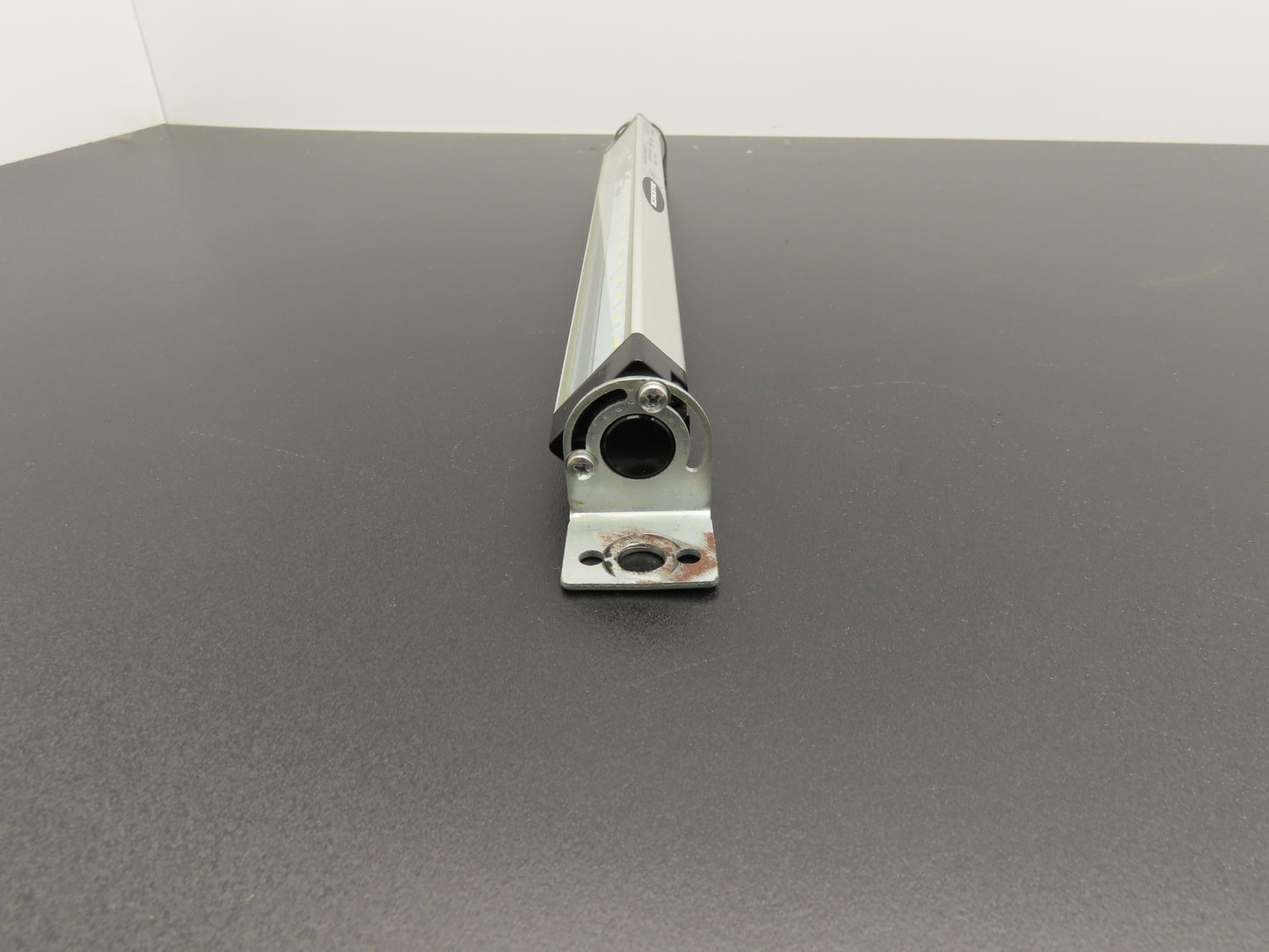 Banner WLS28-2XWG-285XQ Dual Color Light Strip White/Grn 12-30VDC Luminaire 28mm