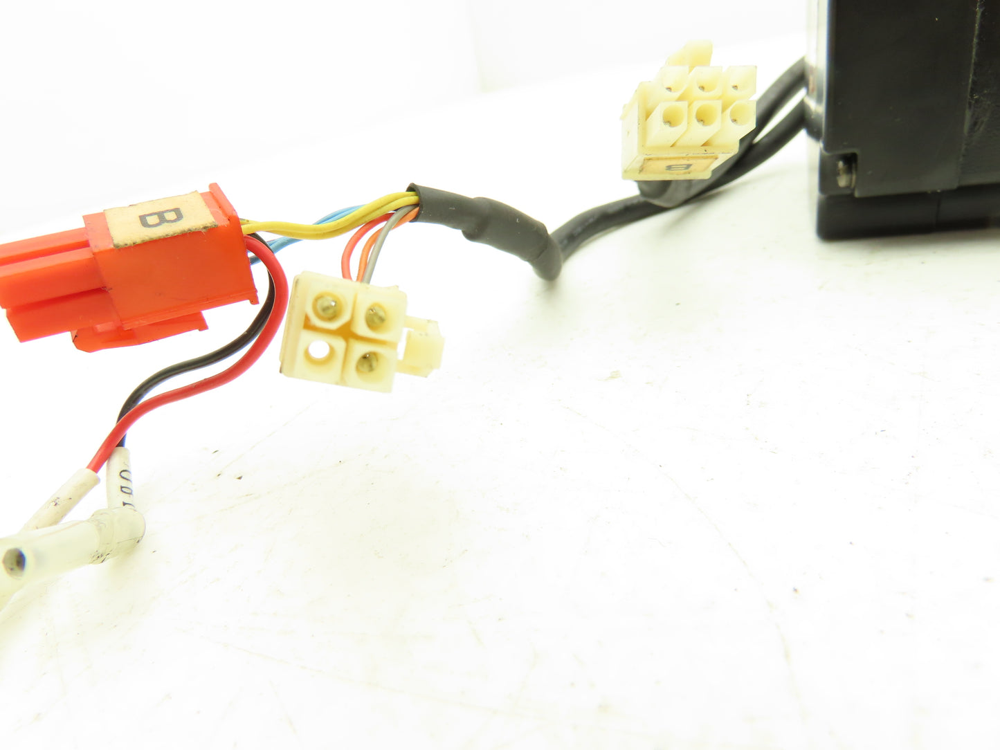 Yaskawa SGMPH-01A1A-YR21 AC Servo Motor 0.1kW 200v 0.89A 3000rpm