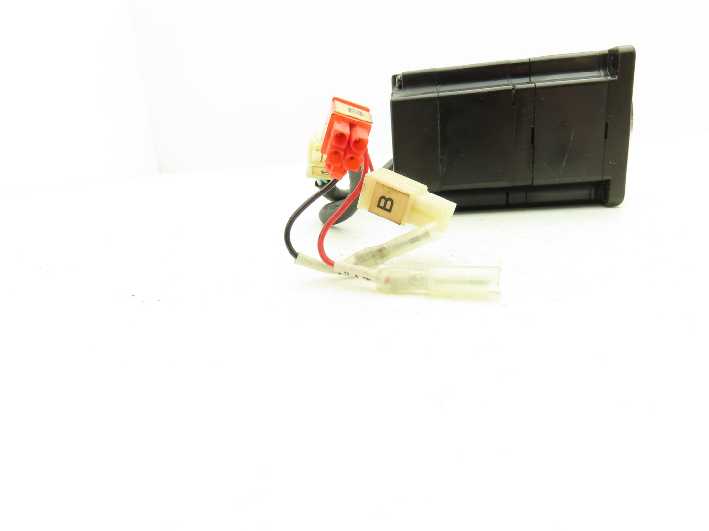 Yaskawa SGMPH-01A1A-YR21 AC Servo Motor 0.1kW 200v 0.89A 3000rpm