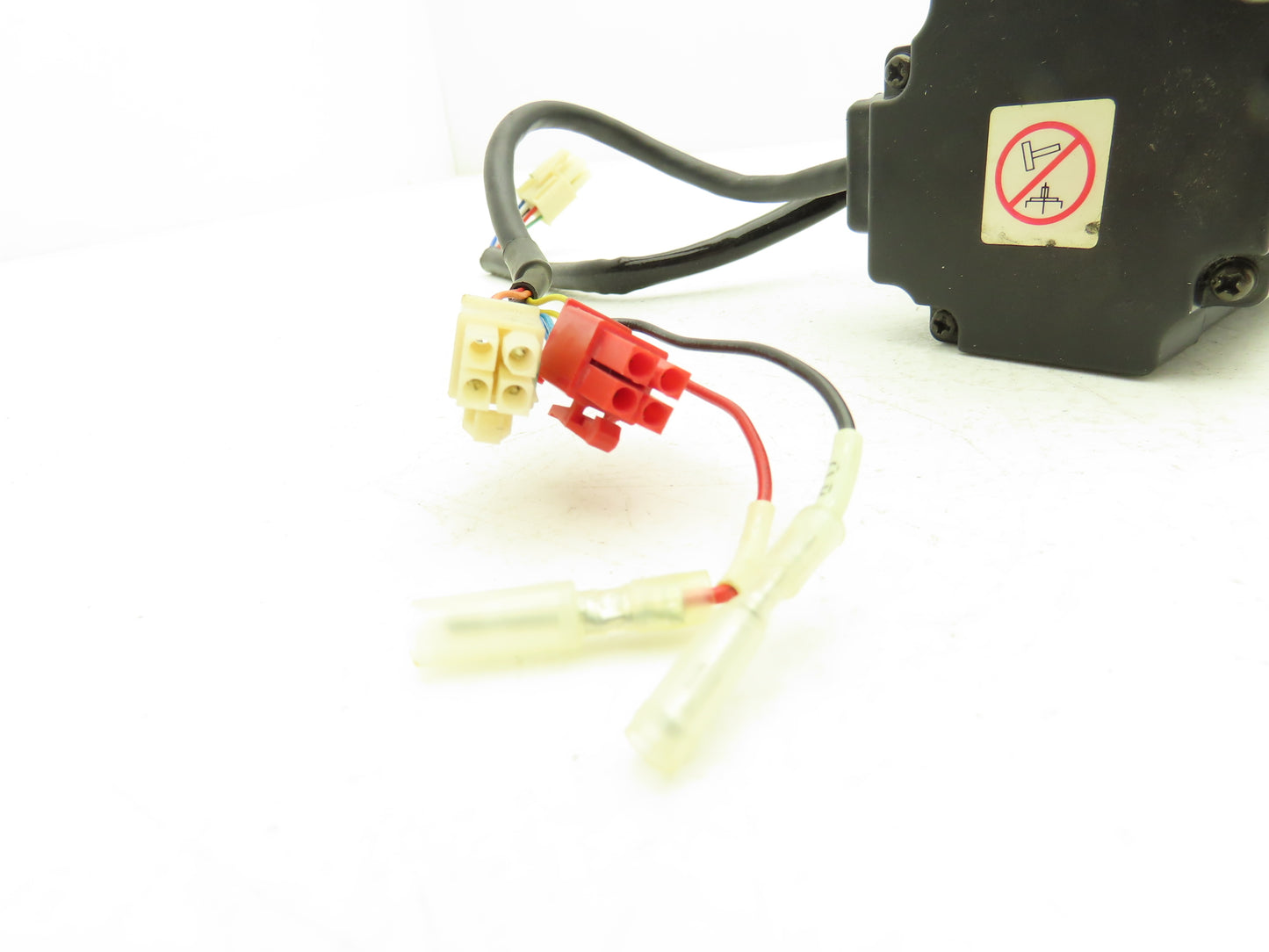 Yaskawa SGMPH01A1AYR22 AC Servo Motor 100W 200v 0.318Nm 3000rpm