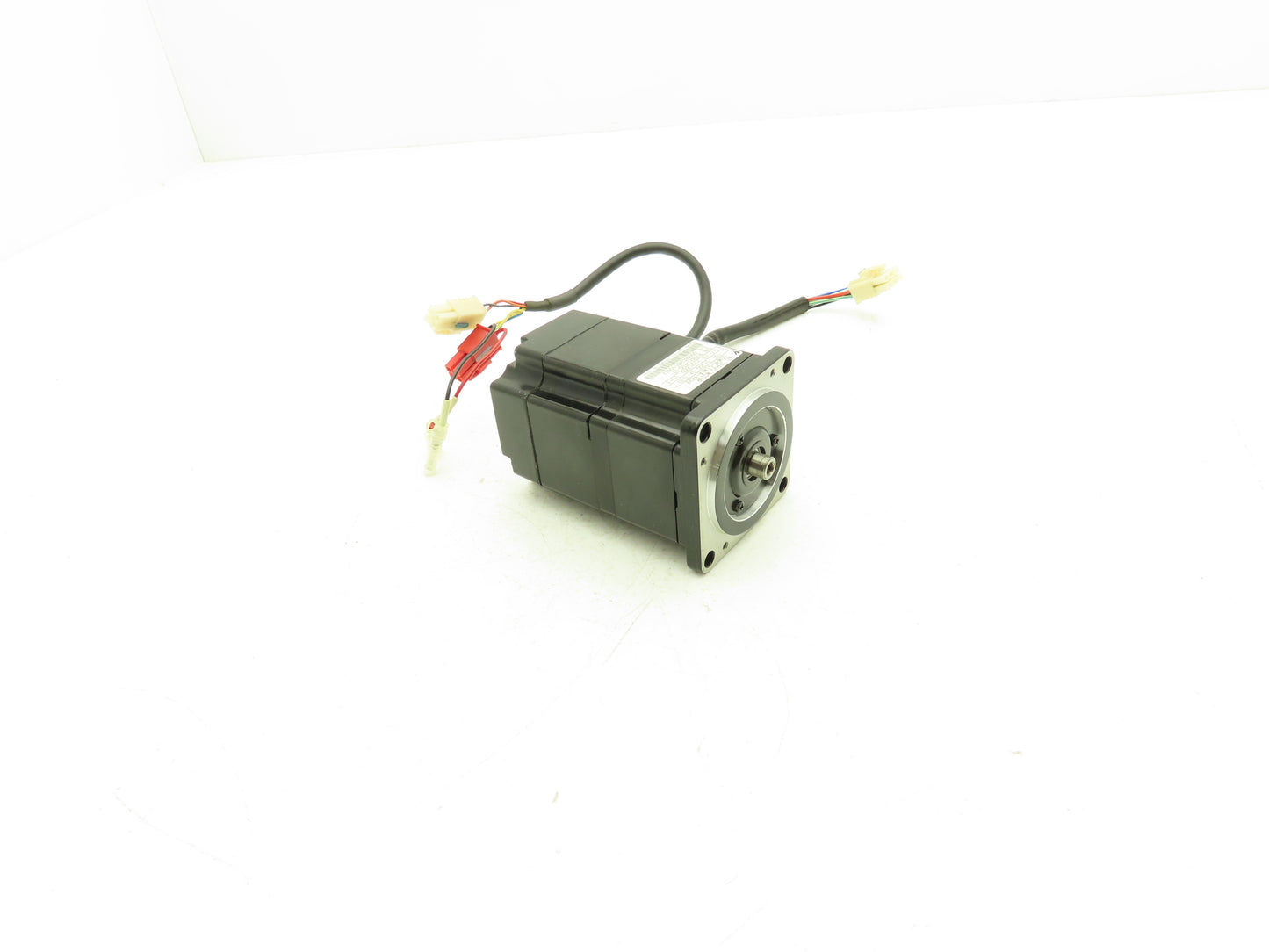 Yaskawa SGMPH01A1AYR22 AC Servo Motor 100W 200v 0.318Nm 3000rpm