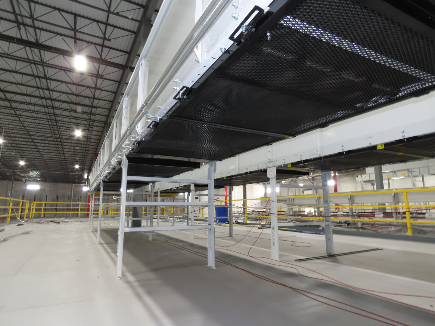 Hytrol Compcrs 43"x 63' Slider Bed Conveyor 41" Belt 7.5Hp 3PH Center Drive VFD