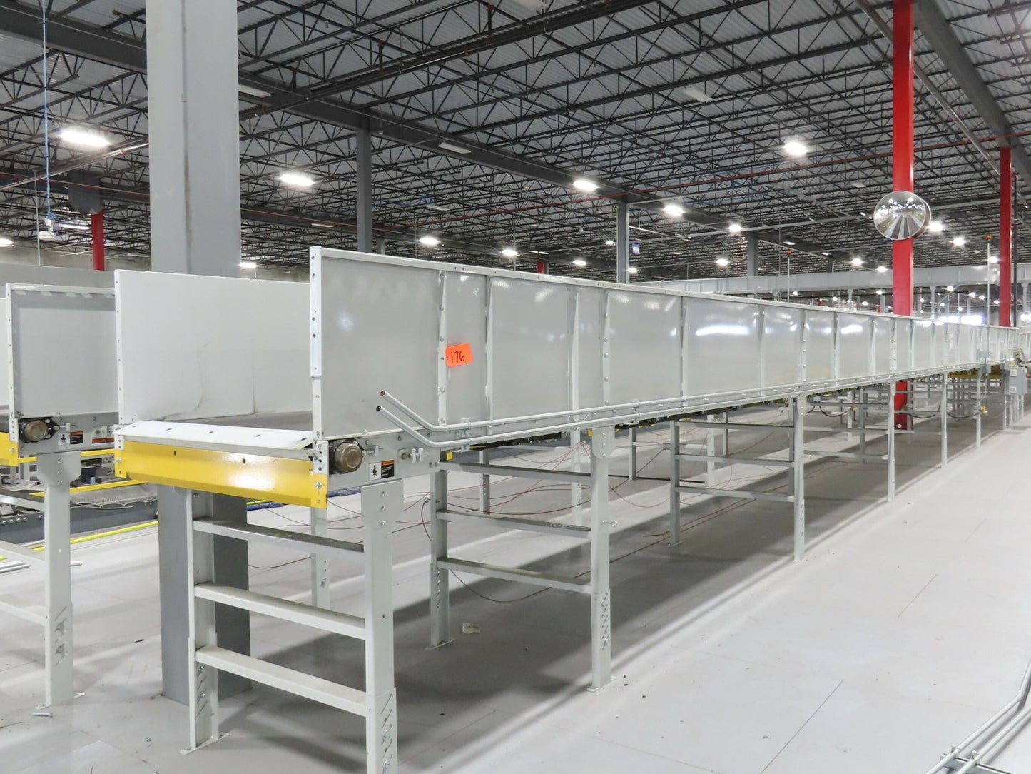 Hytrol Compcrs 43"x 63' Slider Bed Conveyor 41" Belt 7.5Hp 3PH Center Drive VFD