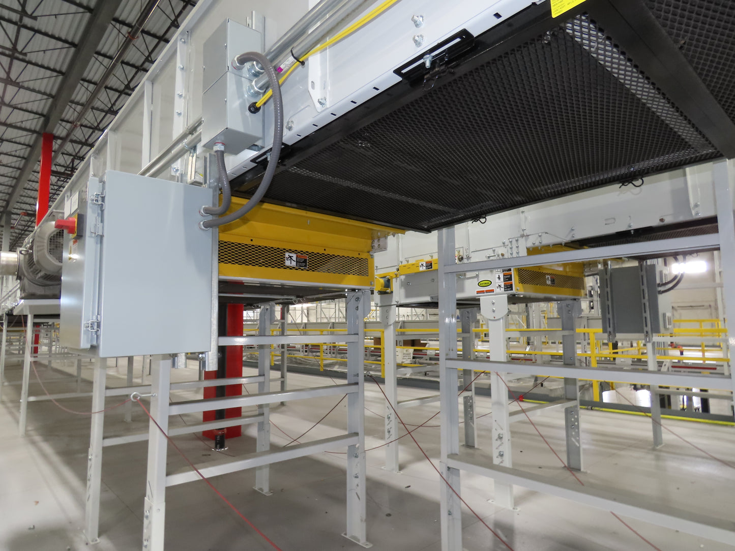 Hytrol HSS 43"x 61' Slider Bed Conveyor 41" Belt 7.5Hp 3PH Center Drive w/VFD