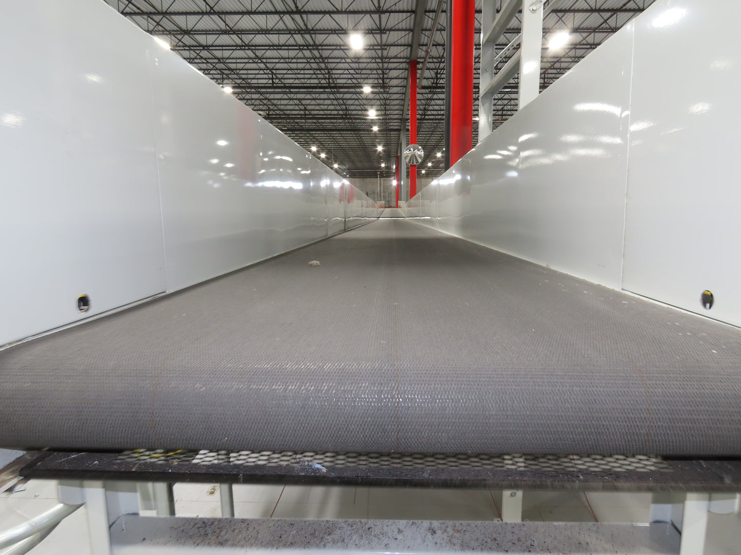 Hytrol HSS 43"x 61' Slider Bed Conveyor 41" Belt 7.5Hp 3PH Center Drive w/VFD