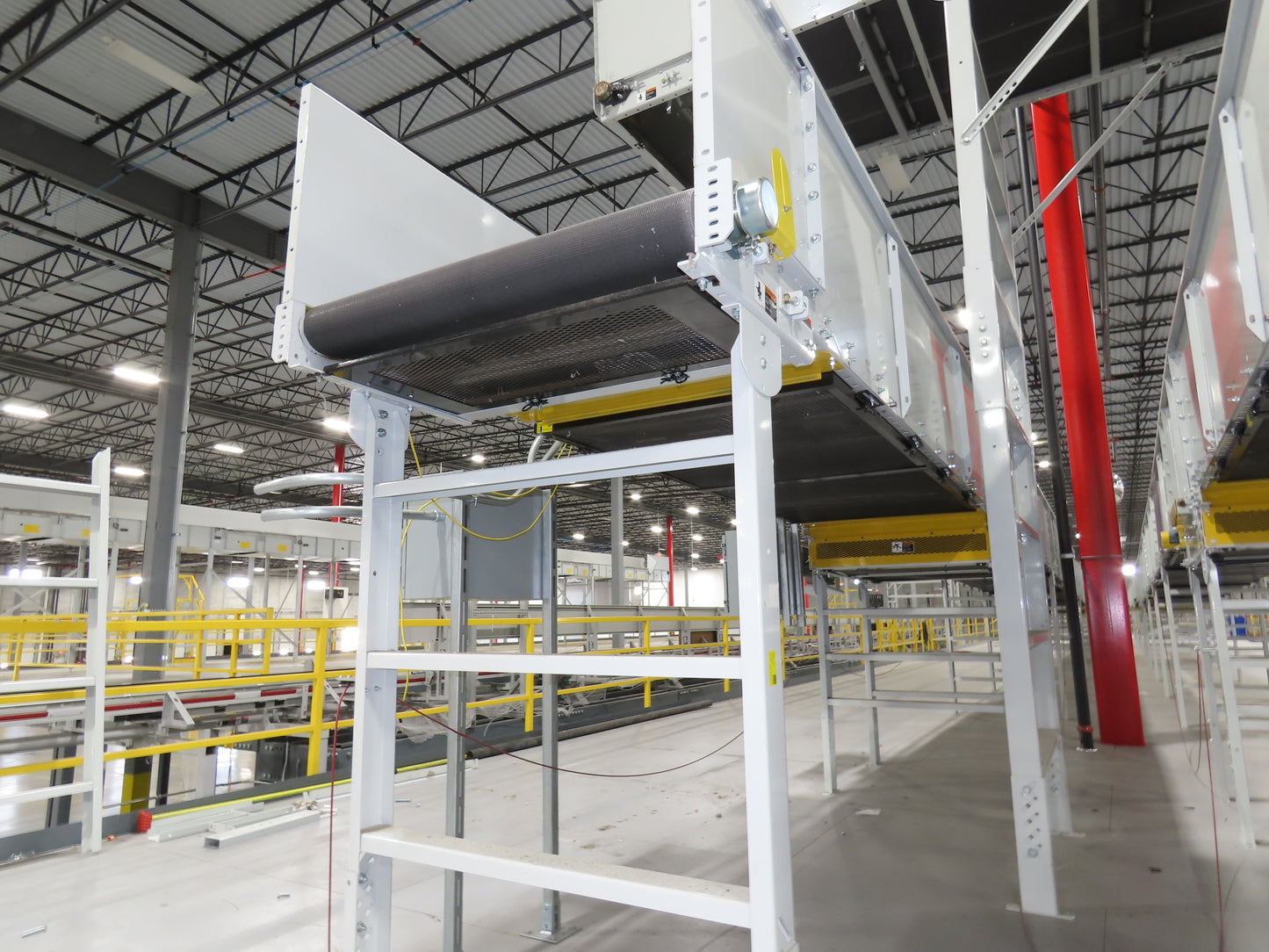 Hytrol HSS 43"x 61' Slider Bed Conveyor 41" Belt 7.5Hp 3PH Center Drive w/VFD