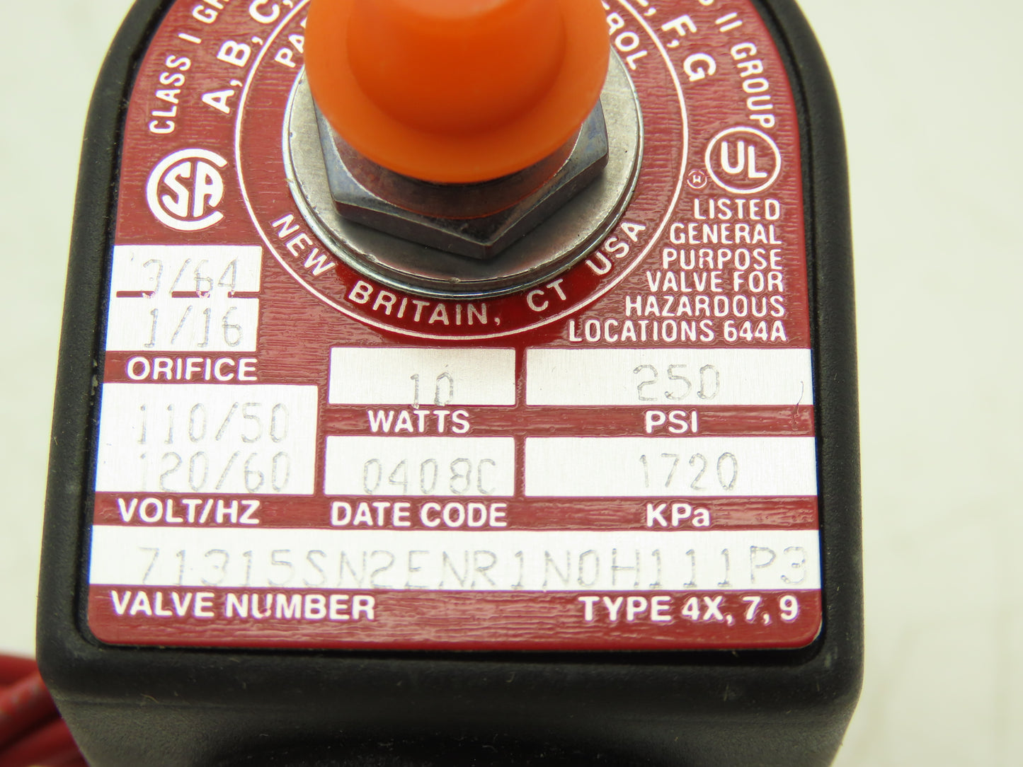 Parker Fluid Solenoid Valve Two Way Coil Voltage 120VAC 1/4" NPT 250 PSI