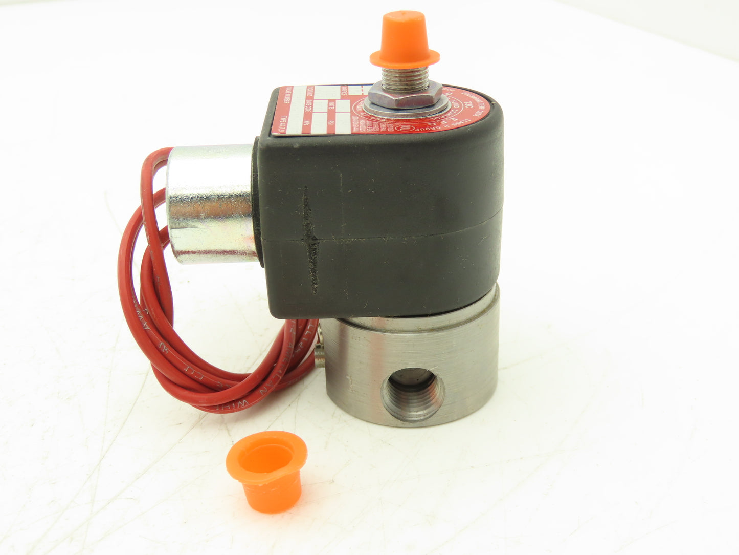 Parker Fluid Solenoid Valve Two Way Coil Voltage 120VAC 1/4" NPT 250 PSI