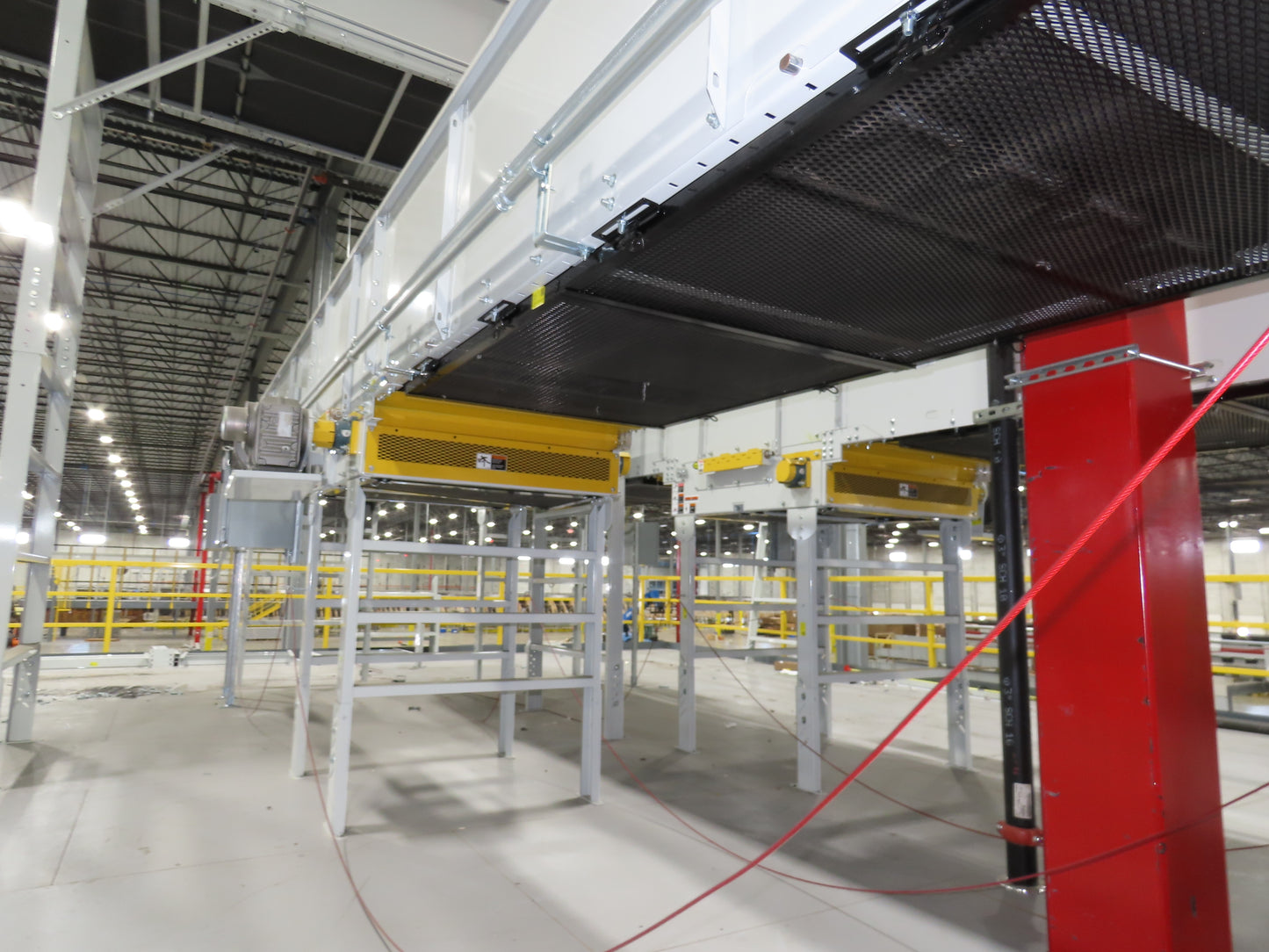 Hytrol HSS 43"x 62' Slider Bed Conveyor 41" Belt 7.5Hp 3PH Center Drive w/VFD