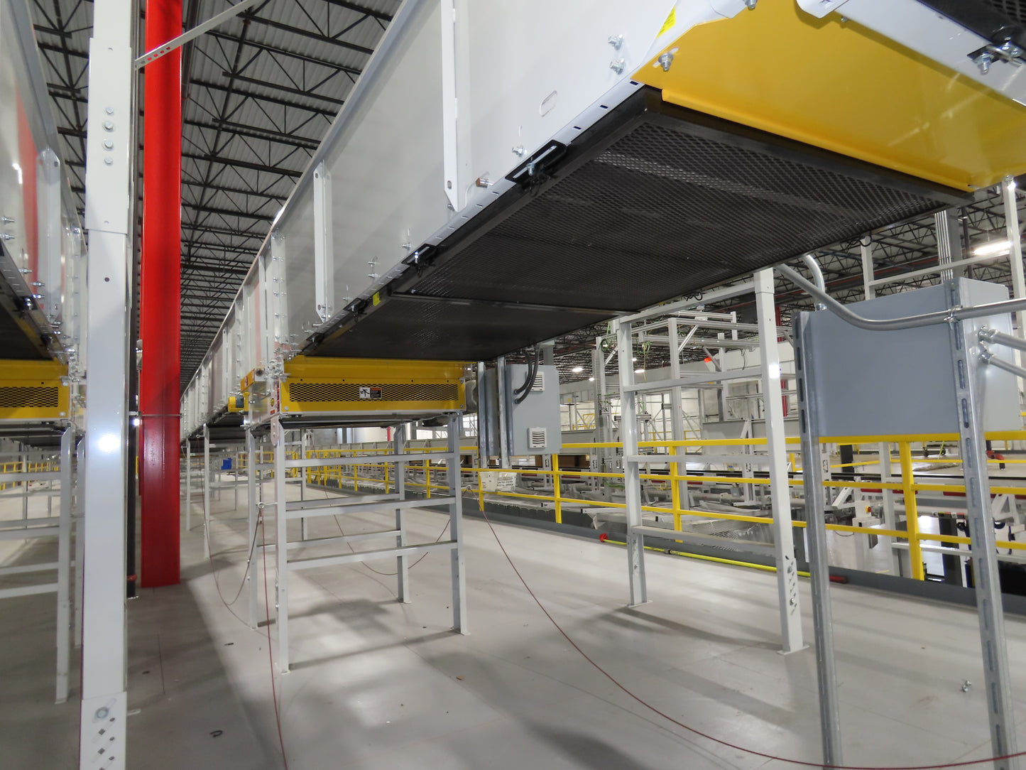 Hytrol HSS 43"x 62' Slider Bed Conveyor 41" Belt 7.5Hp 3PH Center Drive w/VFD