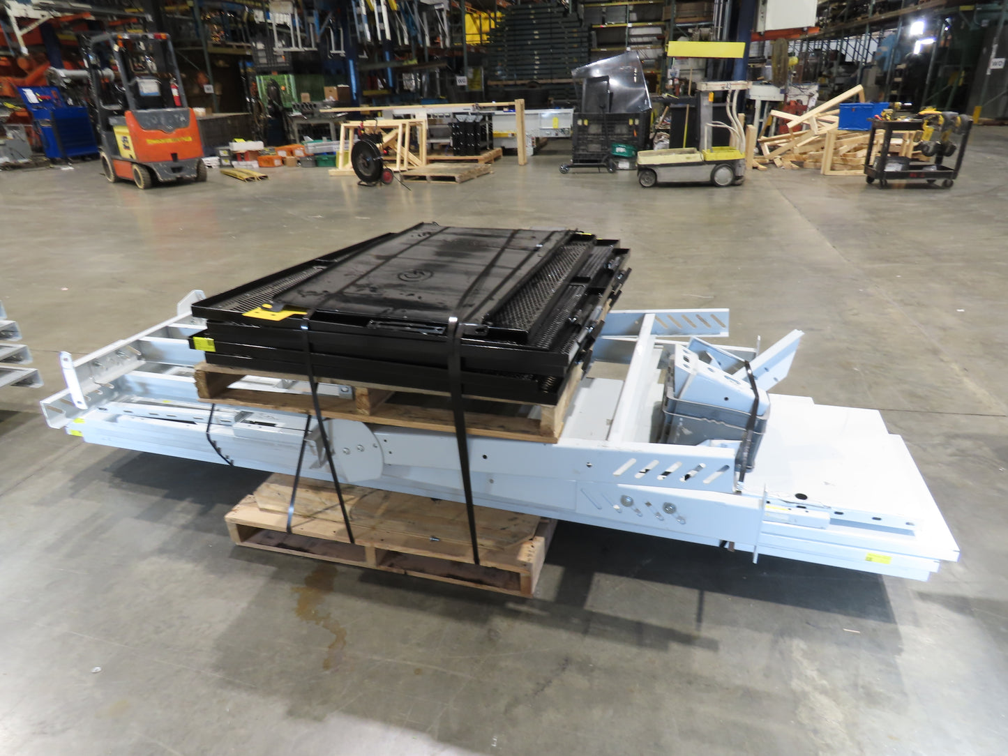 Hytrol BPC 43"x 55' Incline Belt Conveyor 7.5Hp 3PH Center Drive 70fpm 17'H