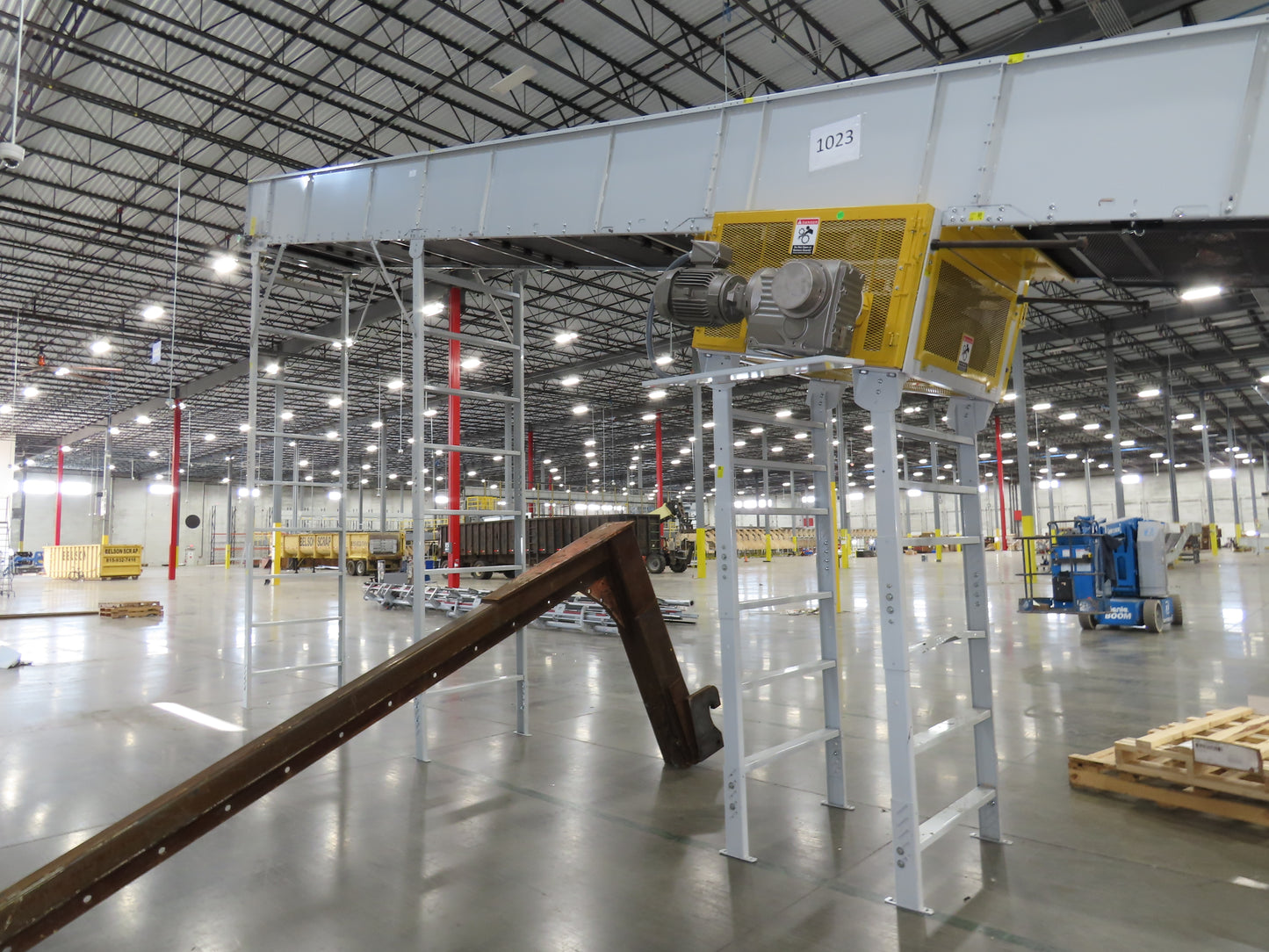 Hytrol BPC 43"x 55' Incline Belt Conveyor 7.5Hp 3PH Center Drive 70fpm 17'H