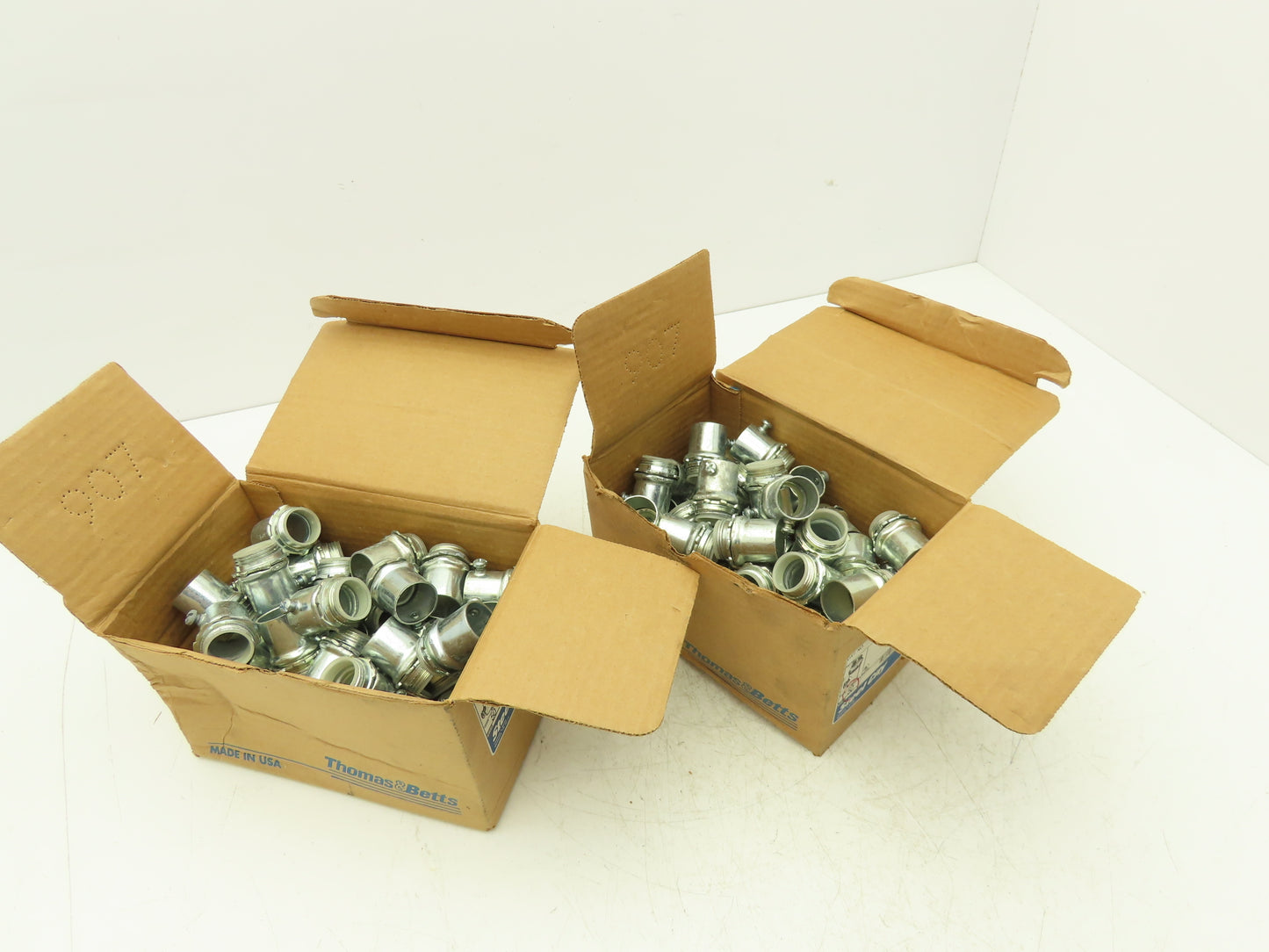 Thomas & Betts TC-722 Steel City Insulated Conduit Fitting 3/4" Lot of 100