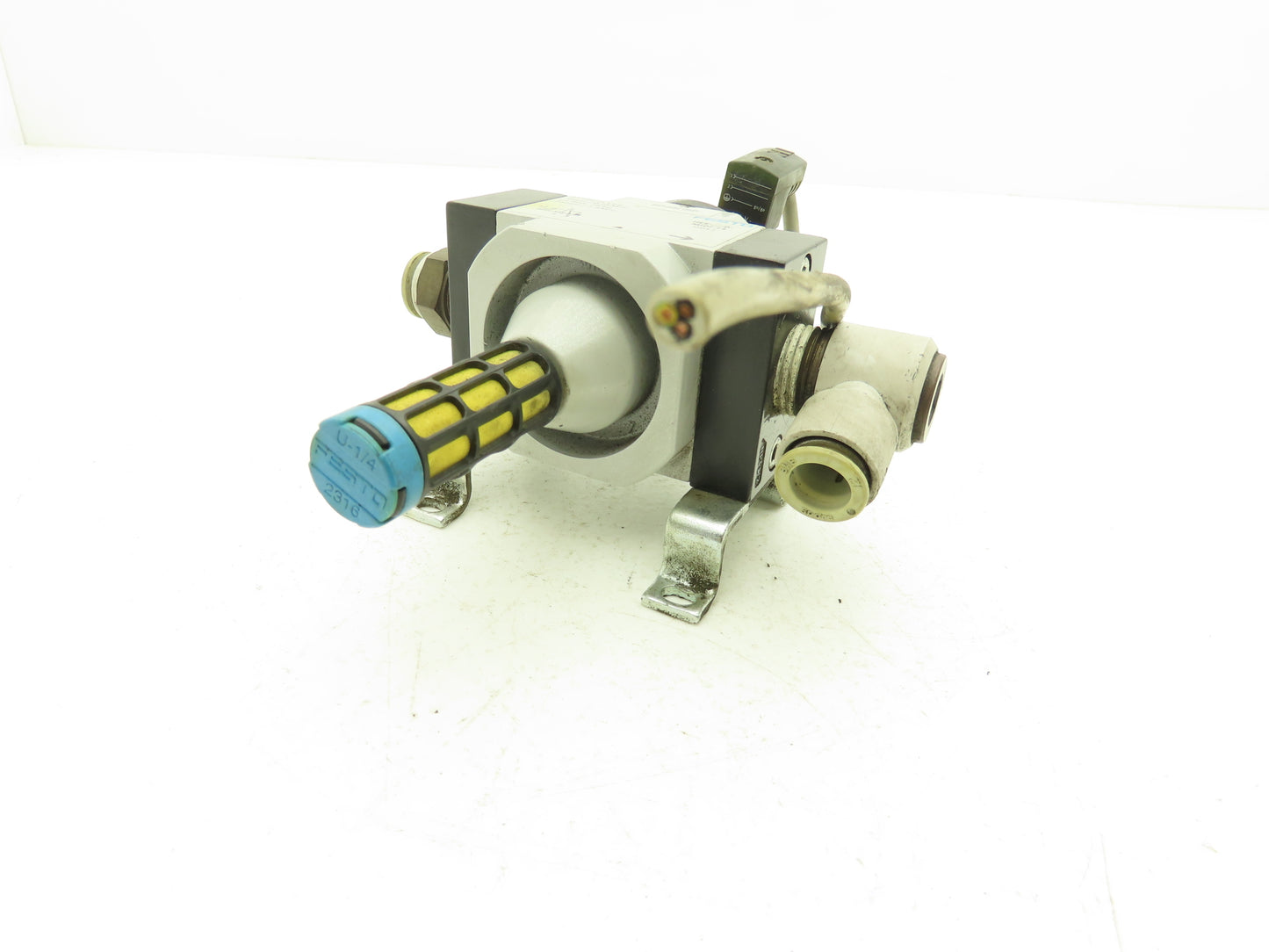 Festo HEE-D-MIDI-24 Pneumatic Air Shut Off Solenoid Valve 24V 1/2" NPT