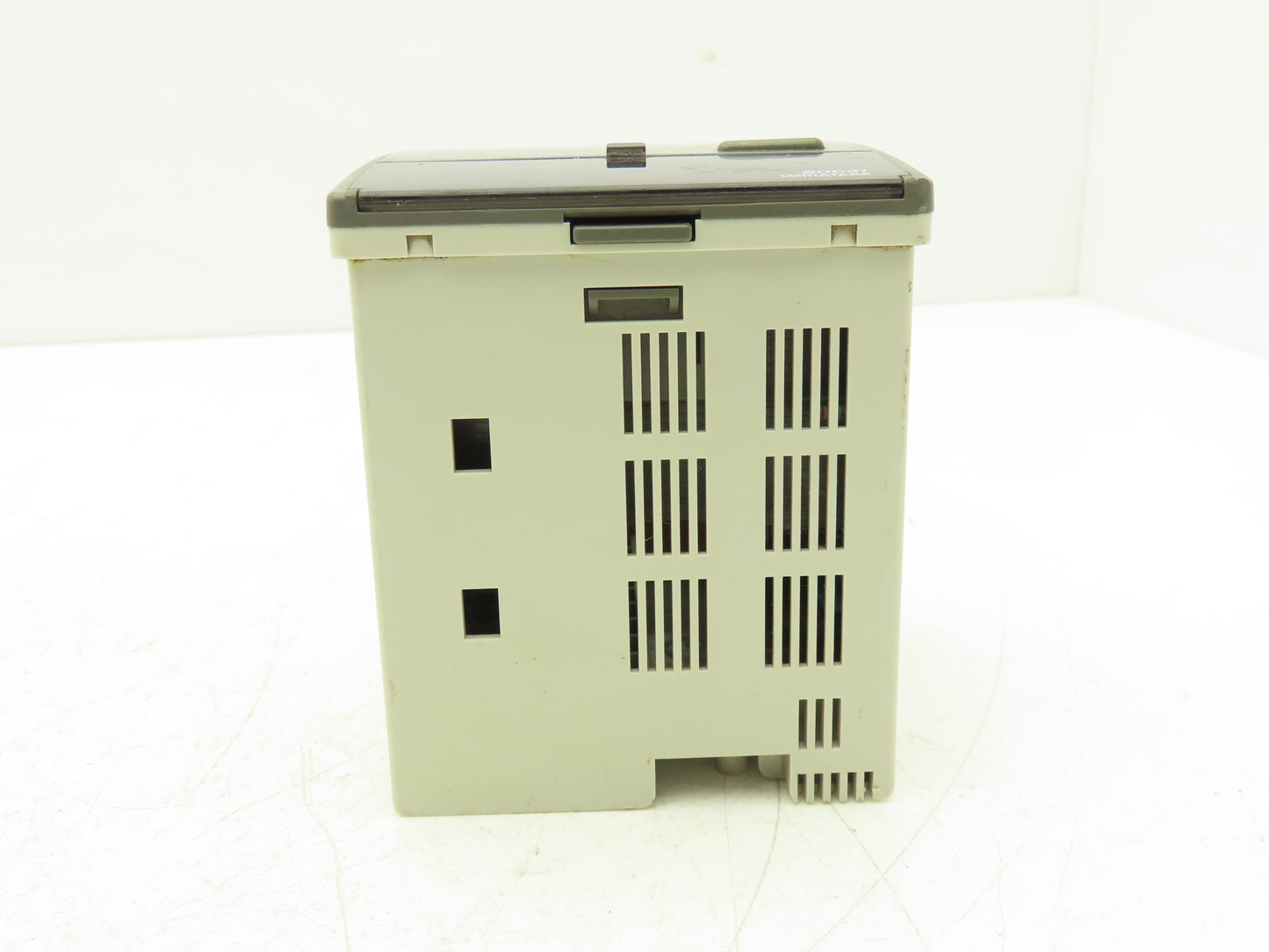 Yamatake SDC31 Digital Temperature Controller 100-240VAC C315GA000100