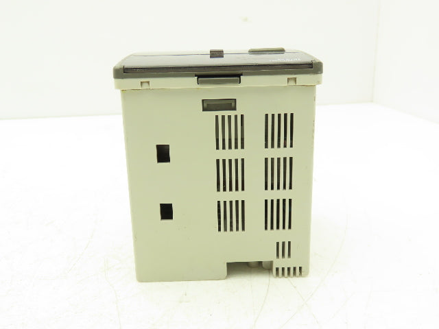 Yamatake SDC31 Digital Temperature Controller 100-240VAC C315GA000100