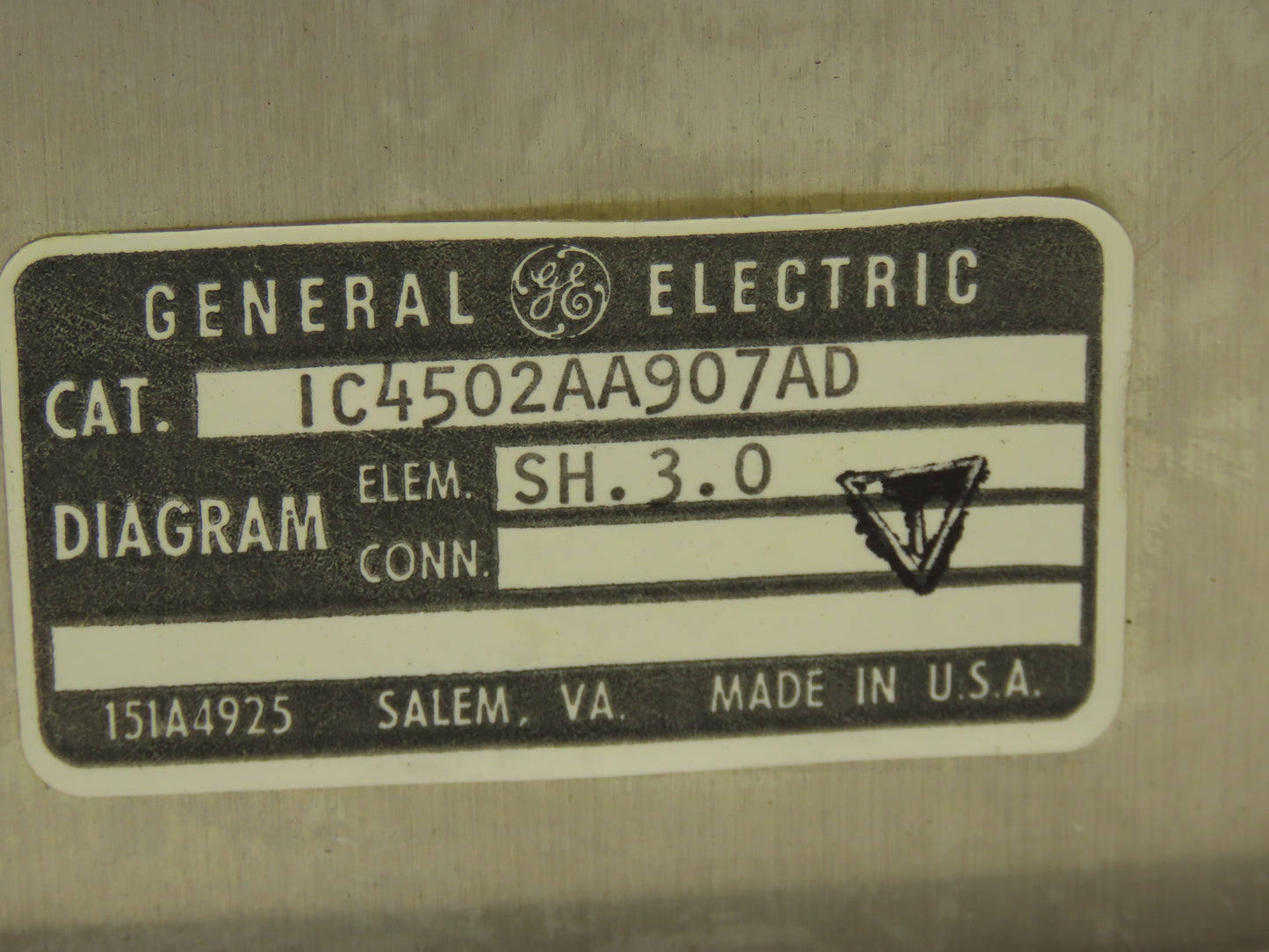 General Electric IC4502AA907AD Voltage Regulator Module