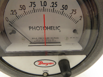 Dwyer A3002 Photohelic Pressure Switch/Gauge Range 0-20" w.c.